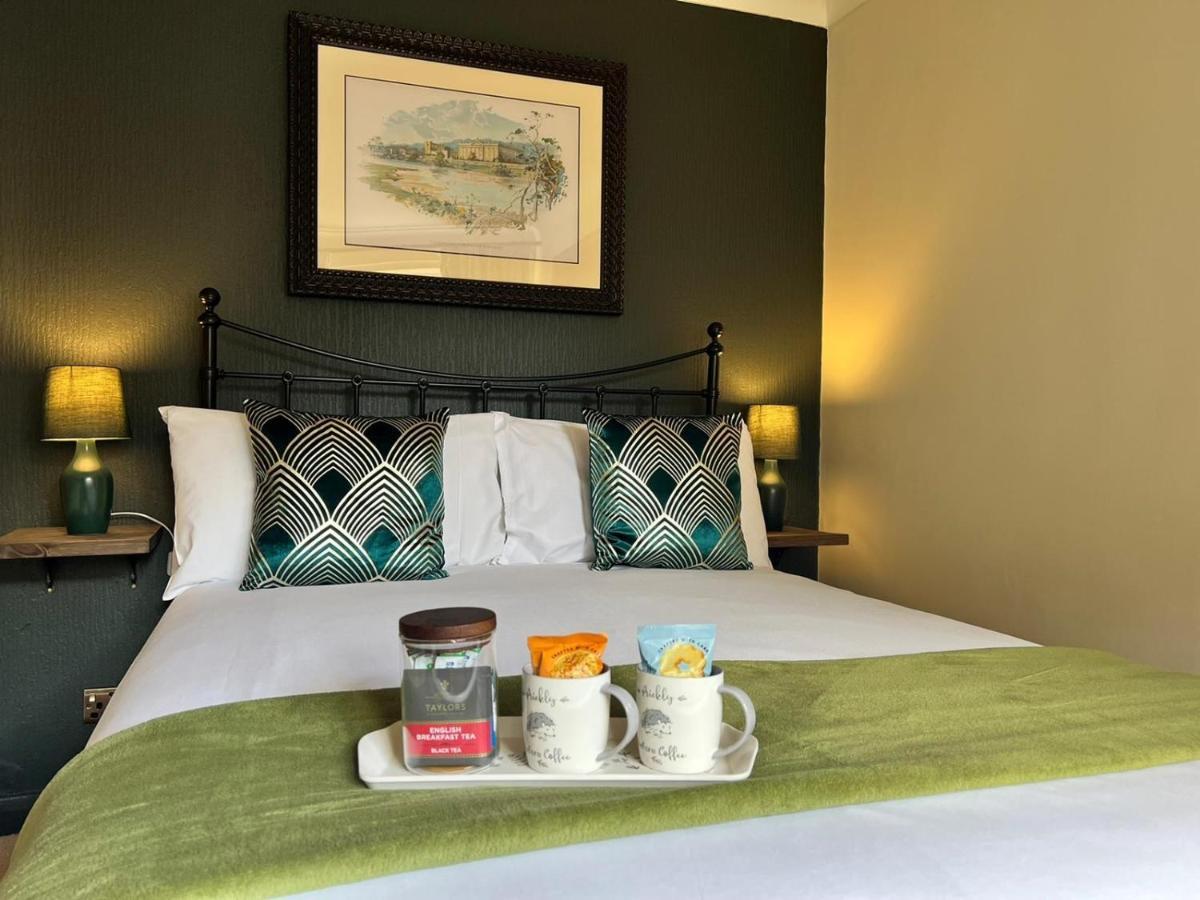 Red Lion Hotel Bakewell Bagian luar foto