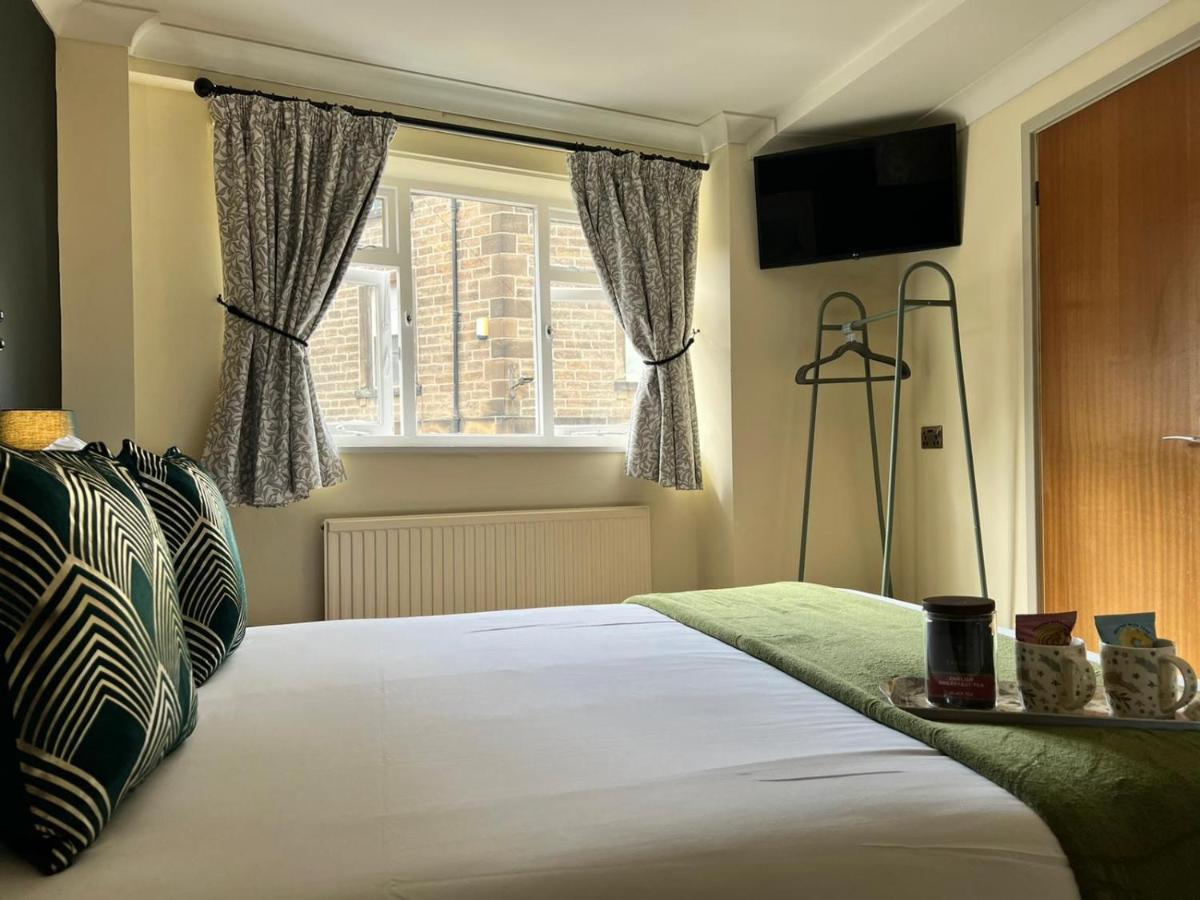 Red Lion Hotel Bakewell Bagian luar foto